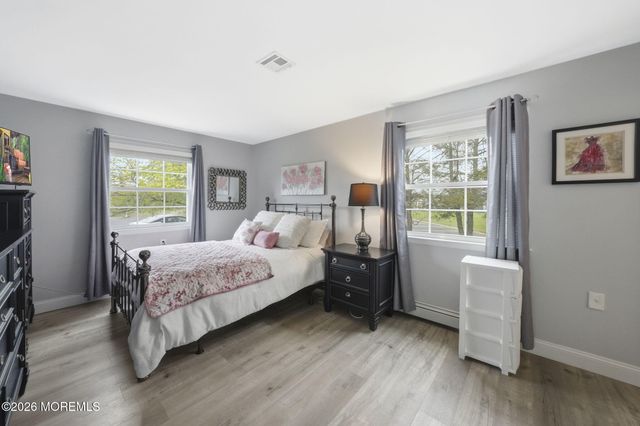 14 Picasso Court, Toms River, NJ 08757