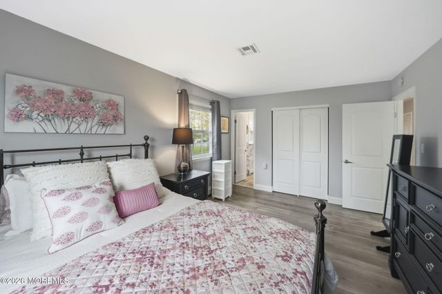 14 Picasso Court, Toms River, NJ 08757