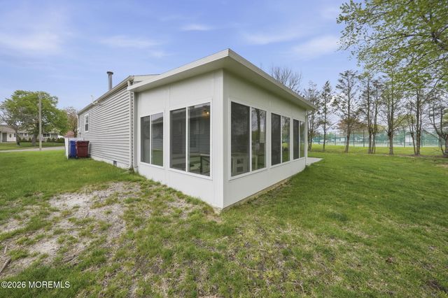 14 Picasso Court, Toms River, NJ 08757