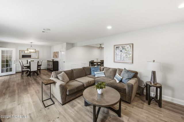 14 Picasso Court, Toms River, NJ 08757