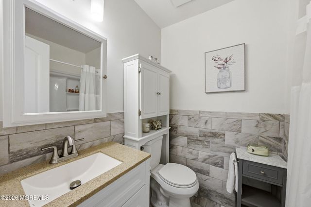 14 Picasso Court, Toms River, NJ 08757