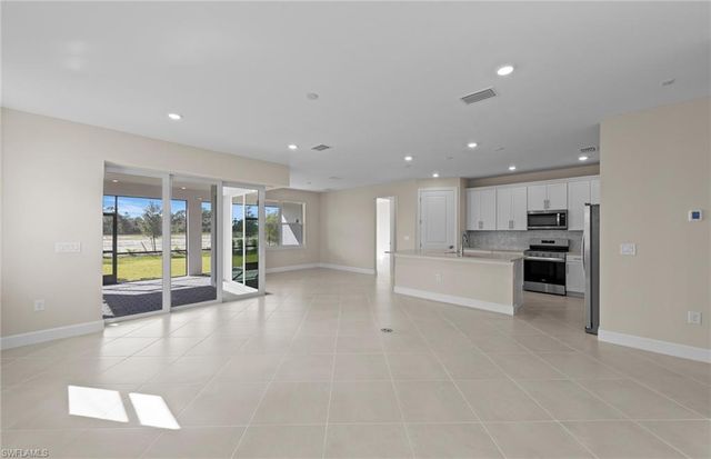 7132 Chapel Creek LN, North Fort Myers, FL 33917