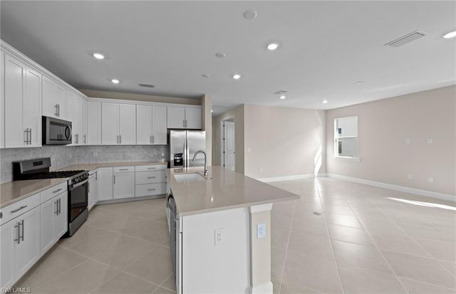 7132 Chapel Creek LN, North Fort Myers, FL 33917