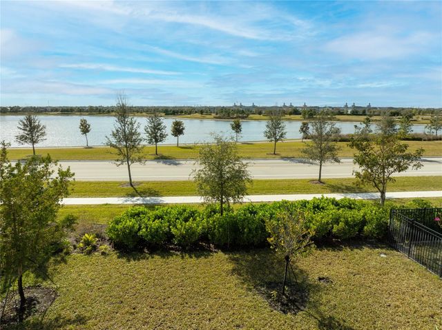 19552 Broad Shore Walk, Loxahatchee, FL 33470