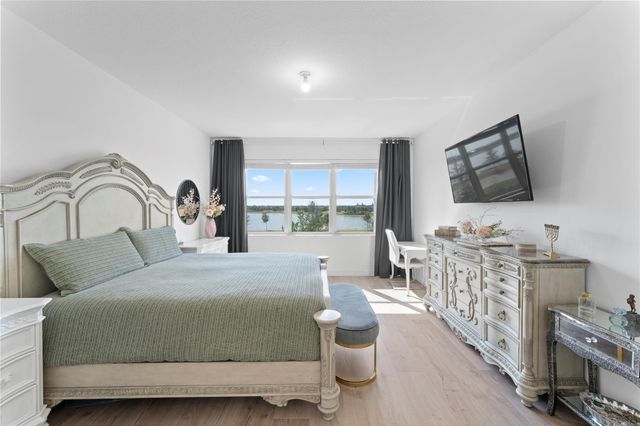 19552 Broad Shore Walk, Loxahatchee, FL 33470