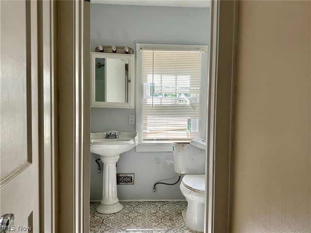 1171 Erieview Road, Cleveland Heights, OH 44121