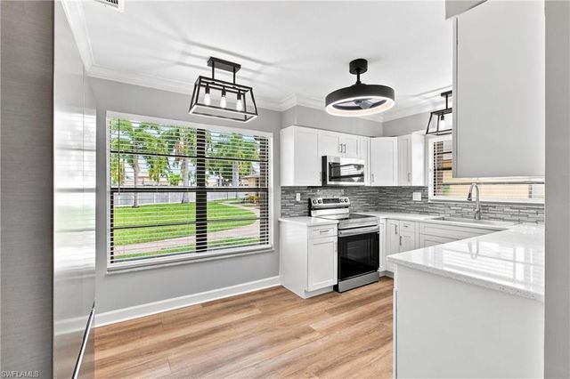 646 12th CT 17, Cape Coral, FL 33990
