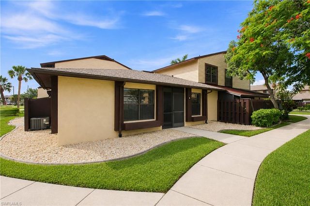 646 12th CT 17, Cape Coral, FL 33990