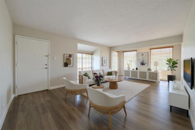 12633 Memorial Drive 176, Houston, TX 77024