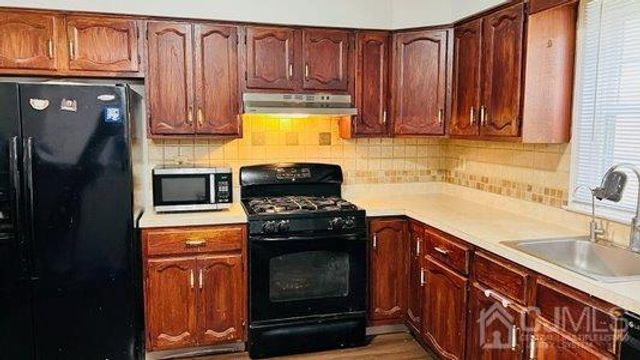 2804 Cricket Circle, Edison, NJ 08820