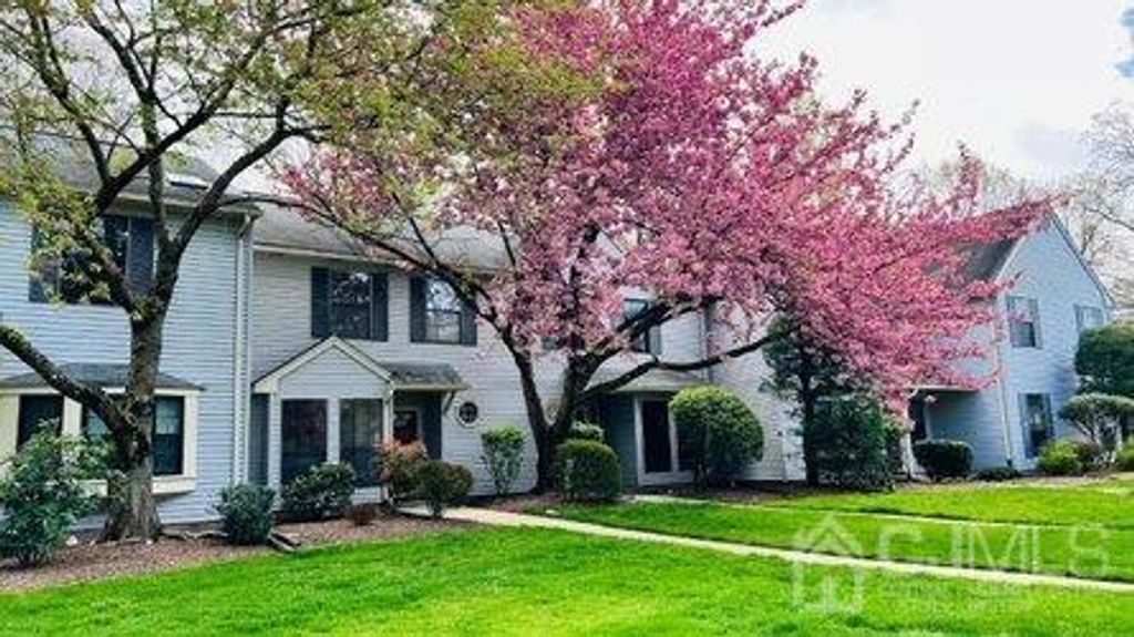 2804 Cricket Circle, Edison, NJ 08820