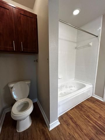 6804 N Capital Of Texas Highway 827, Austin, TX 78731