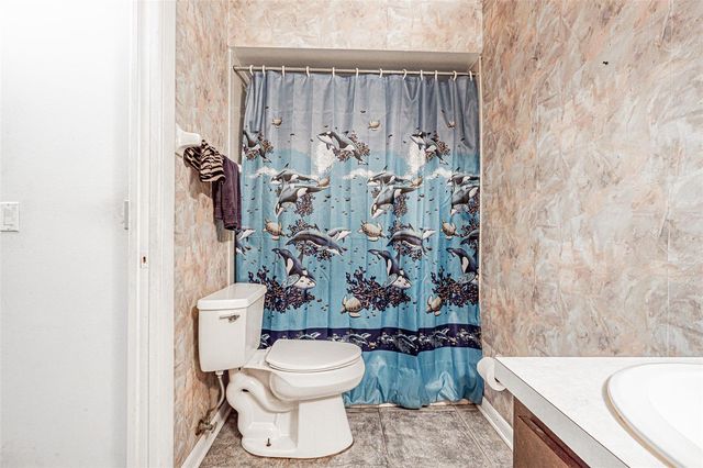 18425 SWAN LAKE DRIVE, Lutz, FL 33549