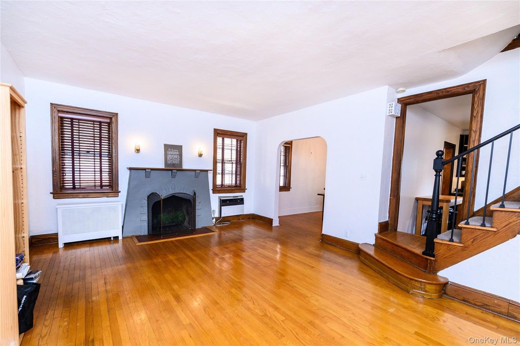 27-19 167 Street, Flushing, NY 11358 — photo 2