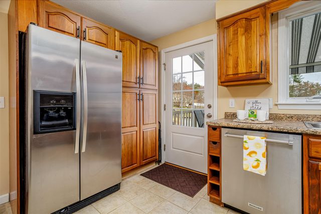 3 Wallace Drive, Merrimack, NH 03054