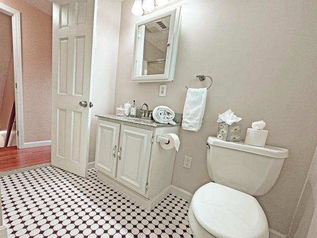3 Wallace Drive, Merrimack, NH 03054