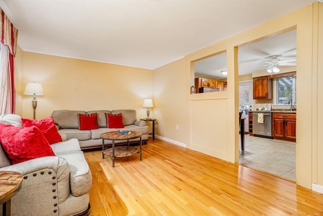 3 Wallace Drive, Merrimack, NH 03054