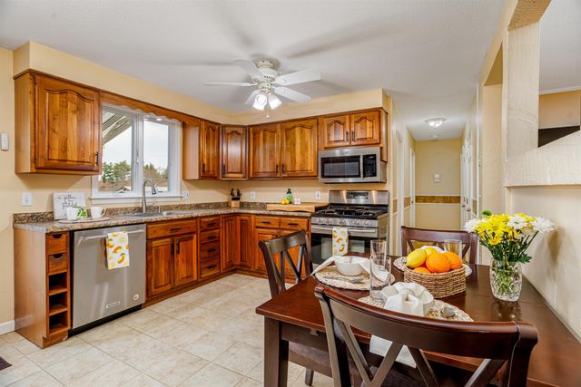3 Wallace Drive, Merrimack, NH 03054