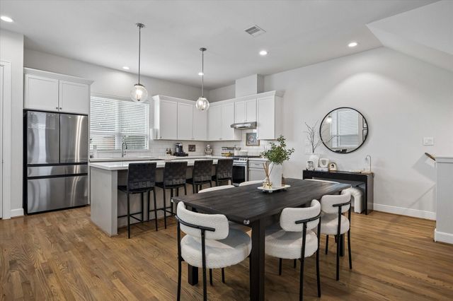 2491 W 11th Street, Houston, TX 77008