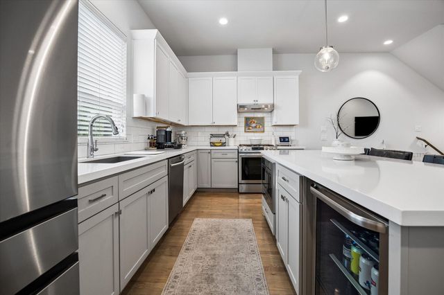 2491 W 11th Street, Houston, TX 77008
