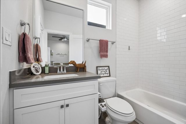 2491 W 11th Street, Houston, TX 77008