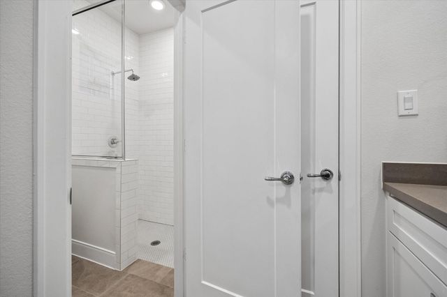 2491 W 11th Street, Houston, TX 77008