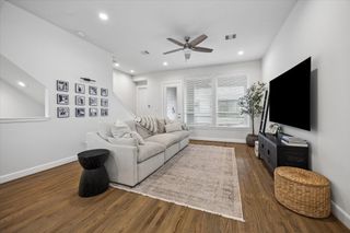 2491 W 11th Street, Houston, TX 77008