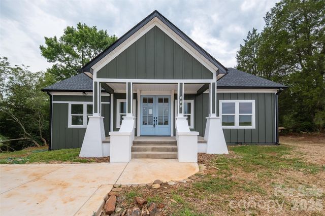 317 Old Airport Road 33, Statesville, NC 28677