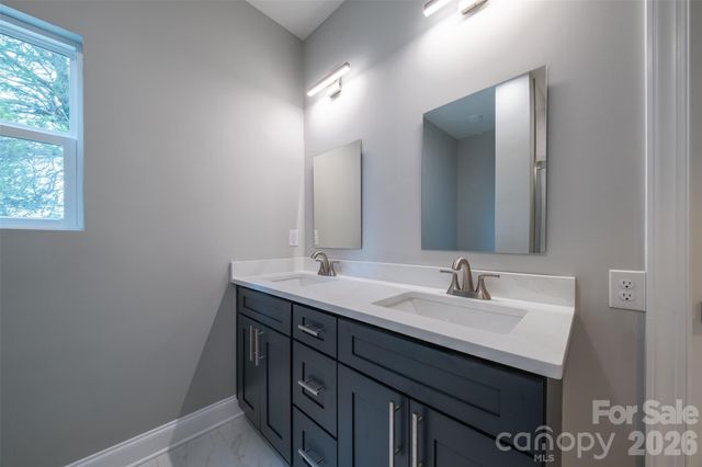 317 Old Airport Road 33, Statesville, NC 28677