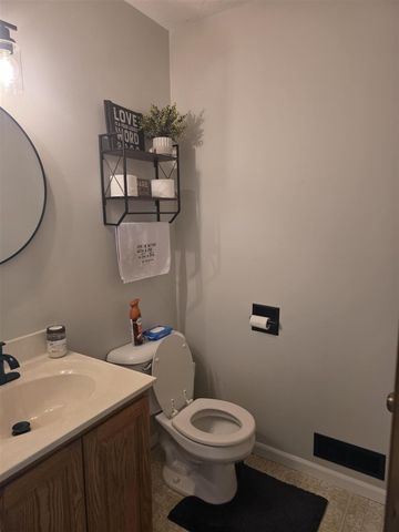 1627 W Barnes Road, Leslie, MI 49251
