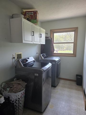 1627 W Barnes Road, Leslie, MI 49251