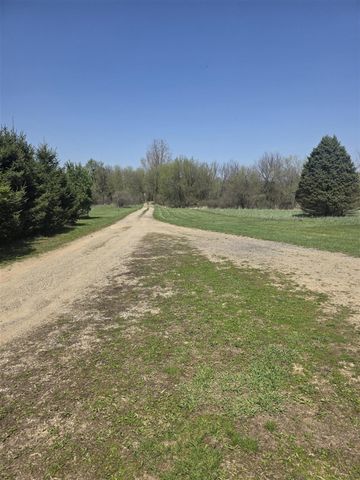 1627 W Barnes Road, Leslie, MI 49251