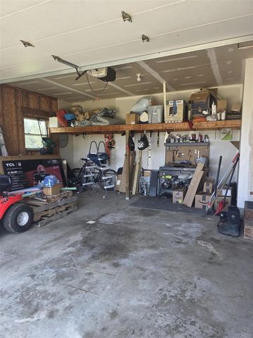 1627 W Barnes Road, Leslie, MI 49251