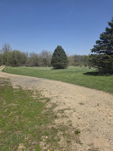 1627 W Barnes Road, Leslie, MI 49251