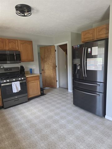 1627 W Barnes Road, Leslie, MI 49251