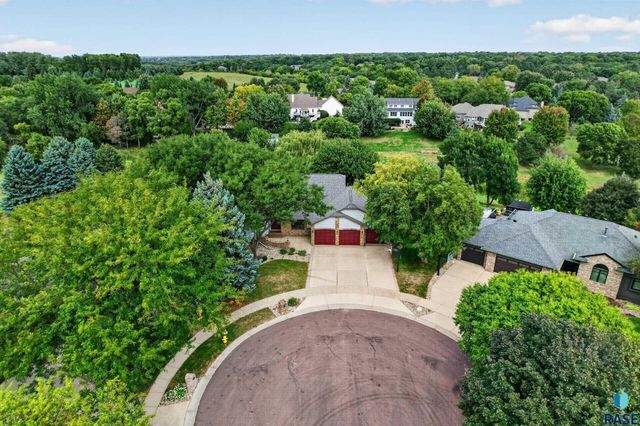 3500 S Marson Manor Cir Circle, Sioux Falls, SD 57103