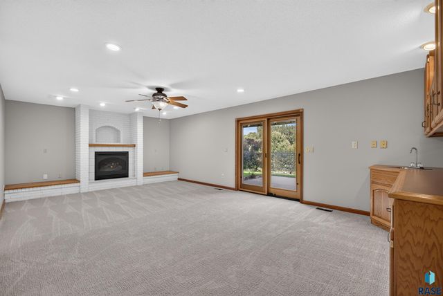 3500 S Marson Manor Cir Circle, Sioux Falls, SD 57103