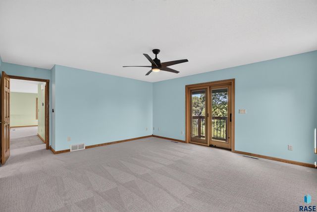 3500 S Marson Manor Cir Circle, Sioux Falls, SD 57103