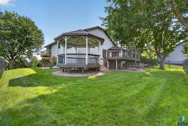 3500 S Marson Manor Cir Circle, Sioux Falls, SD 57103