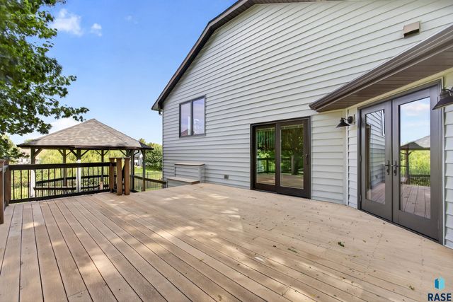 3500 S Marson Manor Cir Circle, Sioux Falls, SD 57103