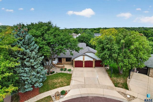 3500 S Marson Manor Cir Circle, Sioux Falls, SD 57103