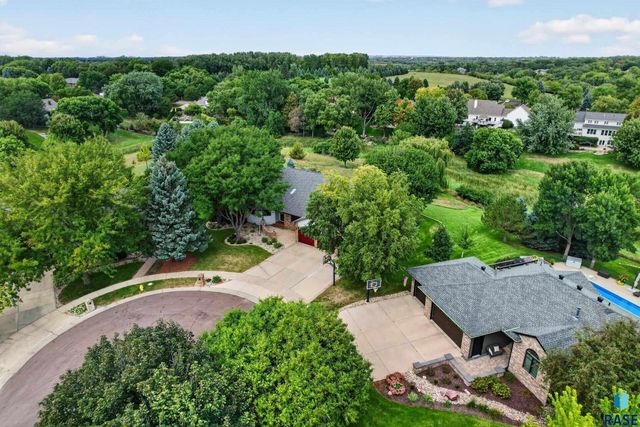 3500 S Marson Manor Cir Circle, Sioux Falls, SD 57103