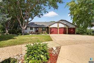 3500 S Marson Manor Cir Circle, Sioux Falls, SD 57103