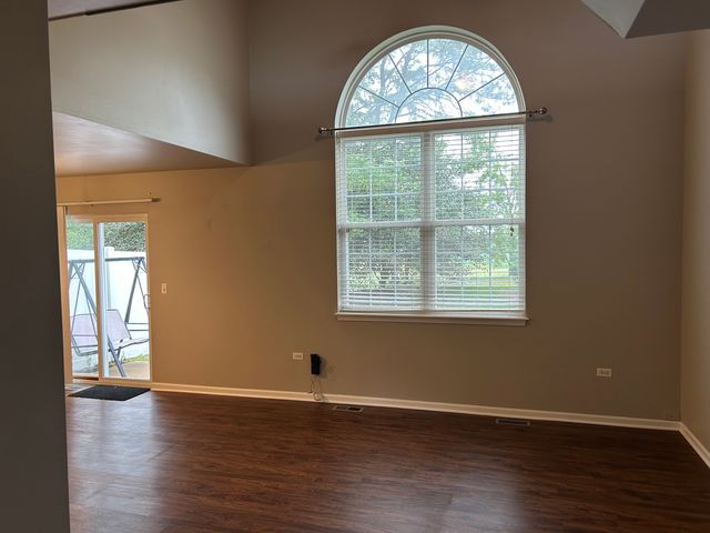 538 Mallard Lane B, Sugar Grove, IL 60554