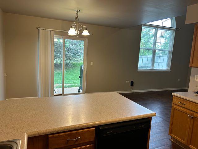 538 Mallard Lane B, Sugar Grove, IL 60554