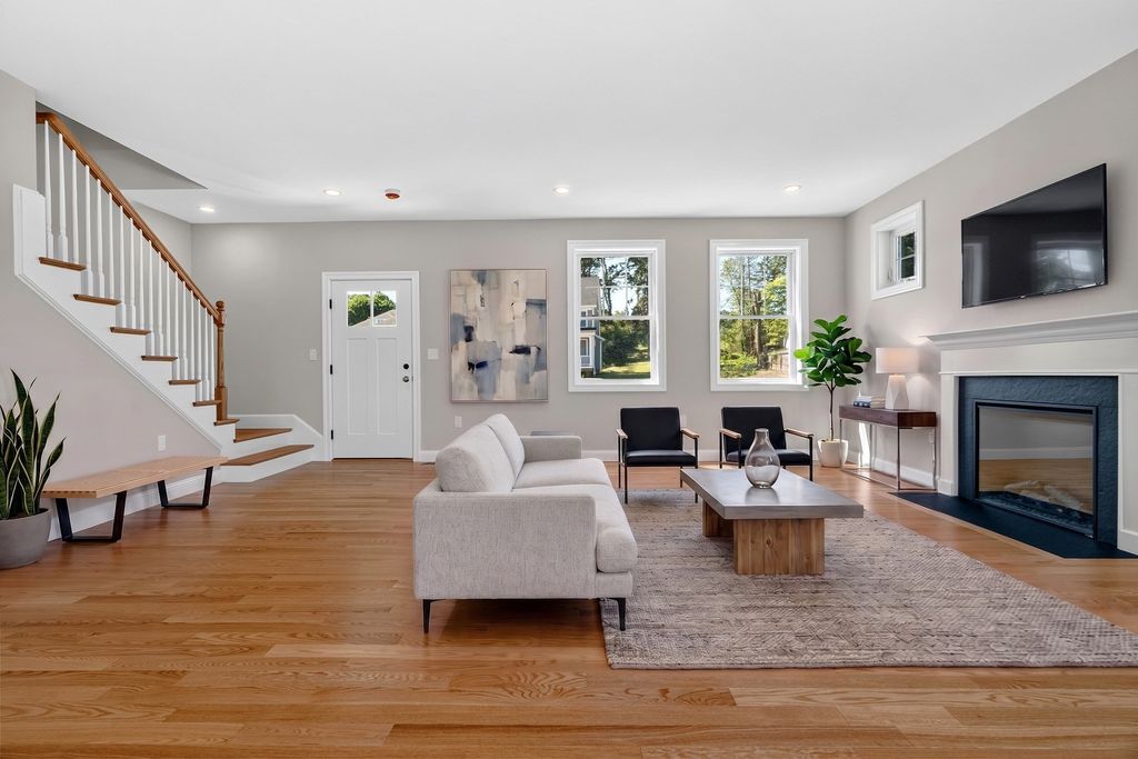 11 Isola Lane, Stoneham, MA 02180