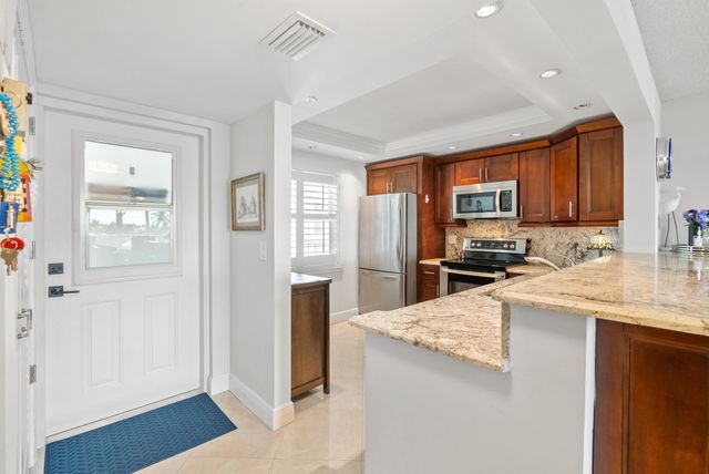 930 DOGWOOD Drive 457, Delray Beach, FL 33483