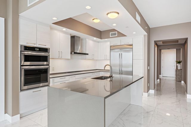 1 Water Club Way 1604, North Palm Beach, FL 33408