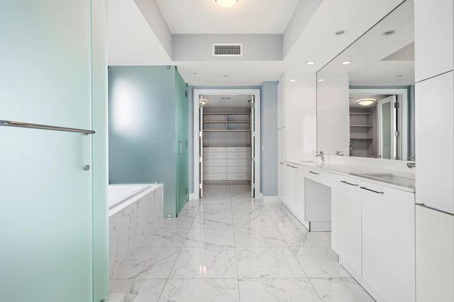 1 Water Club Way 1604, North Palm Beach, FL 33408
