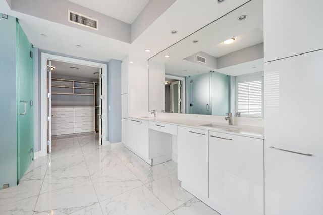 1 Water Club Way 1604, North Palm Beach, FL 33408